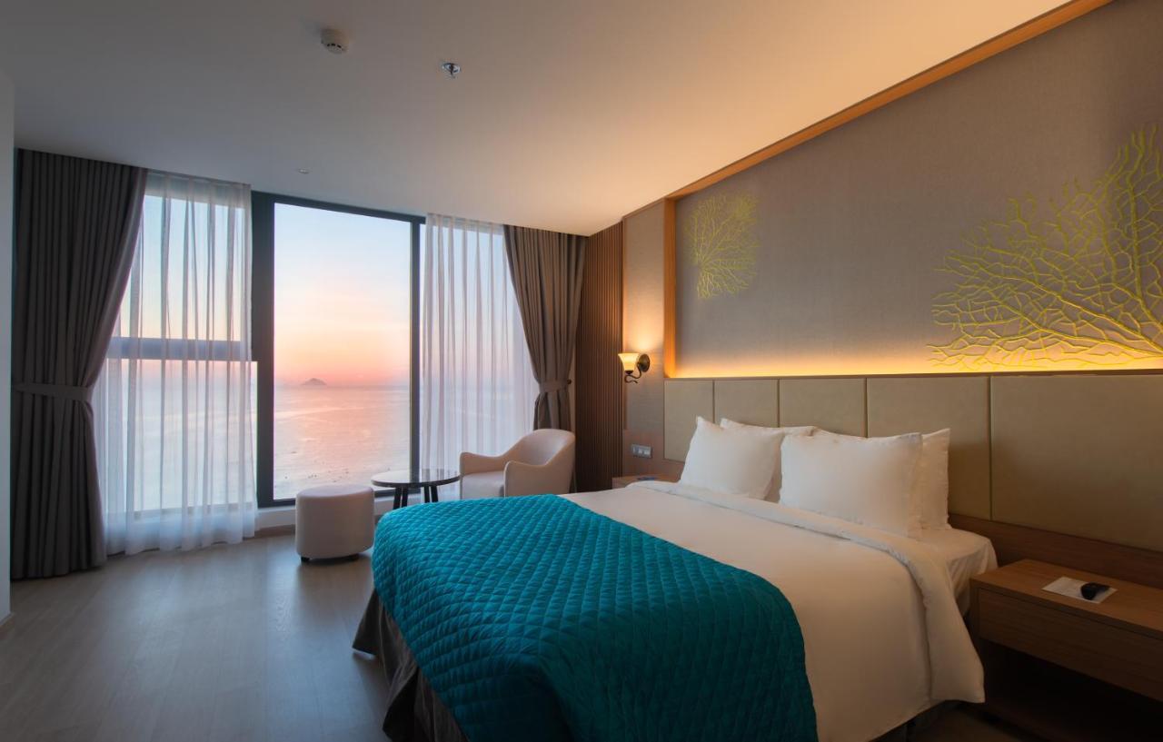 Navada Beach Hotel Нячанг Экстерьер фото