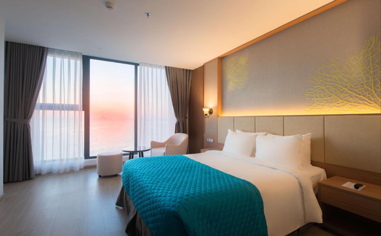 Navada Beach Hotel Нячанг Экстерьер фото