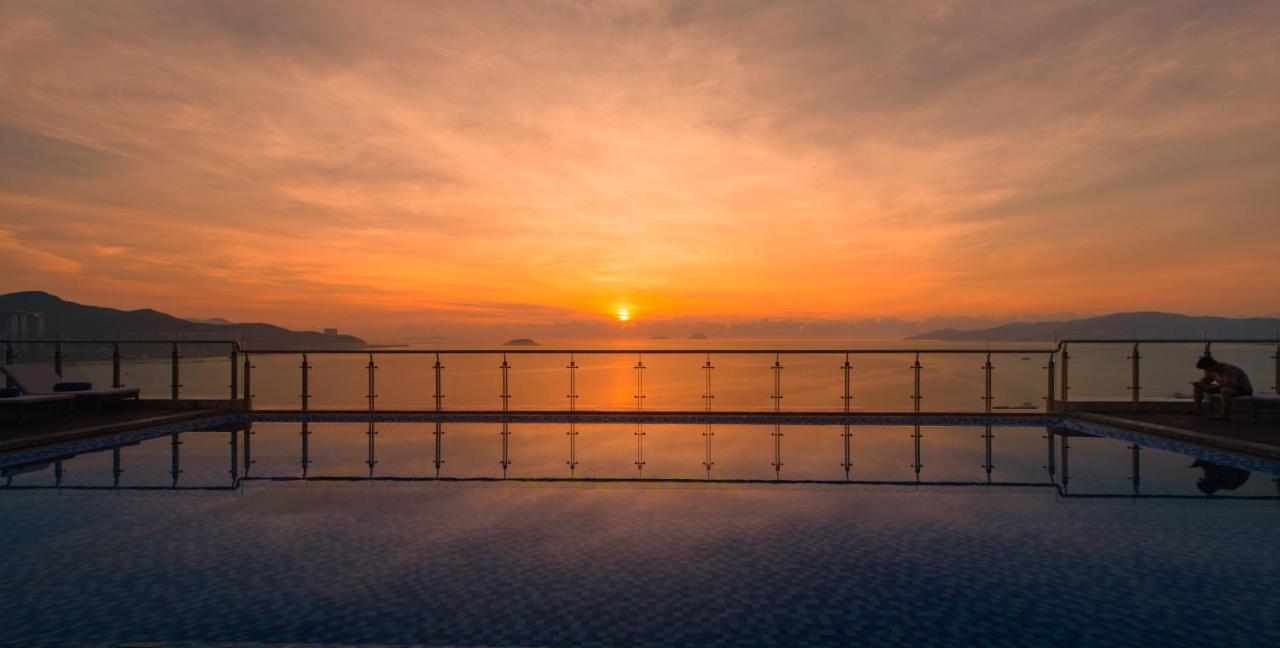 Navada Beach Hotel Нячанг Экстерьер фото